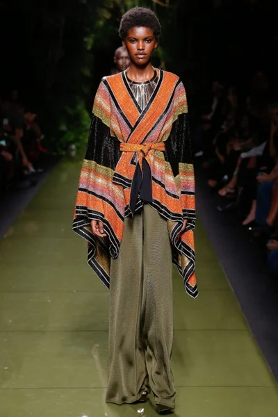 Look 64